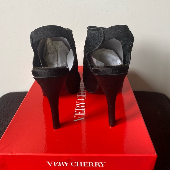 Very Cherry Black Lace Constance 4” Heels - Picture 5 of 8